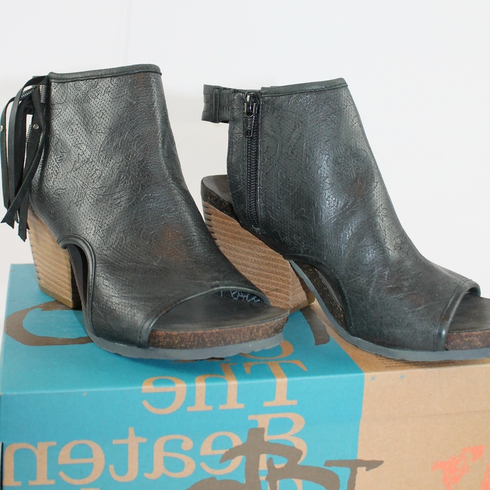 OTBT Heel Sandal Booties Black Free Spirit 8 NEW - Picture 5 of 8